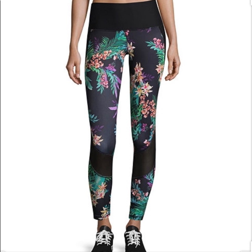 NWT Xersion Woman’s work out tropical print pants